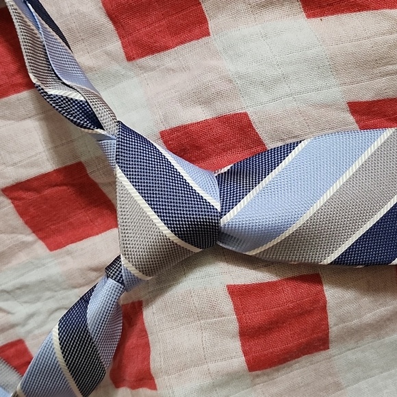 Jos. A. Bank Heritage Collection Geometric Pattern Tie - Contemporary Classic Ne - Picture 1 of 5